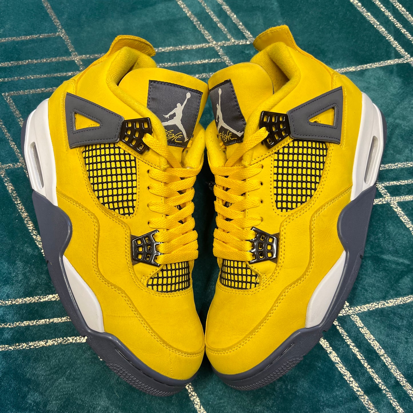 JORDAN 4 LIGHTNING 2021 UK9 *PRE-LOVED*