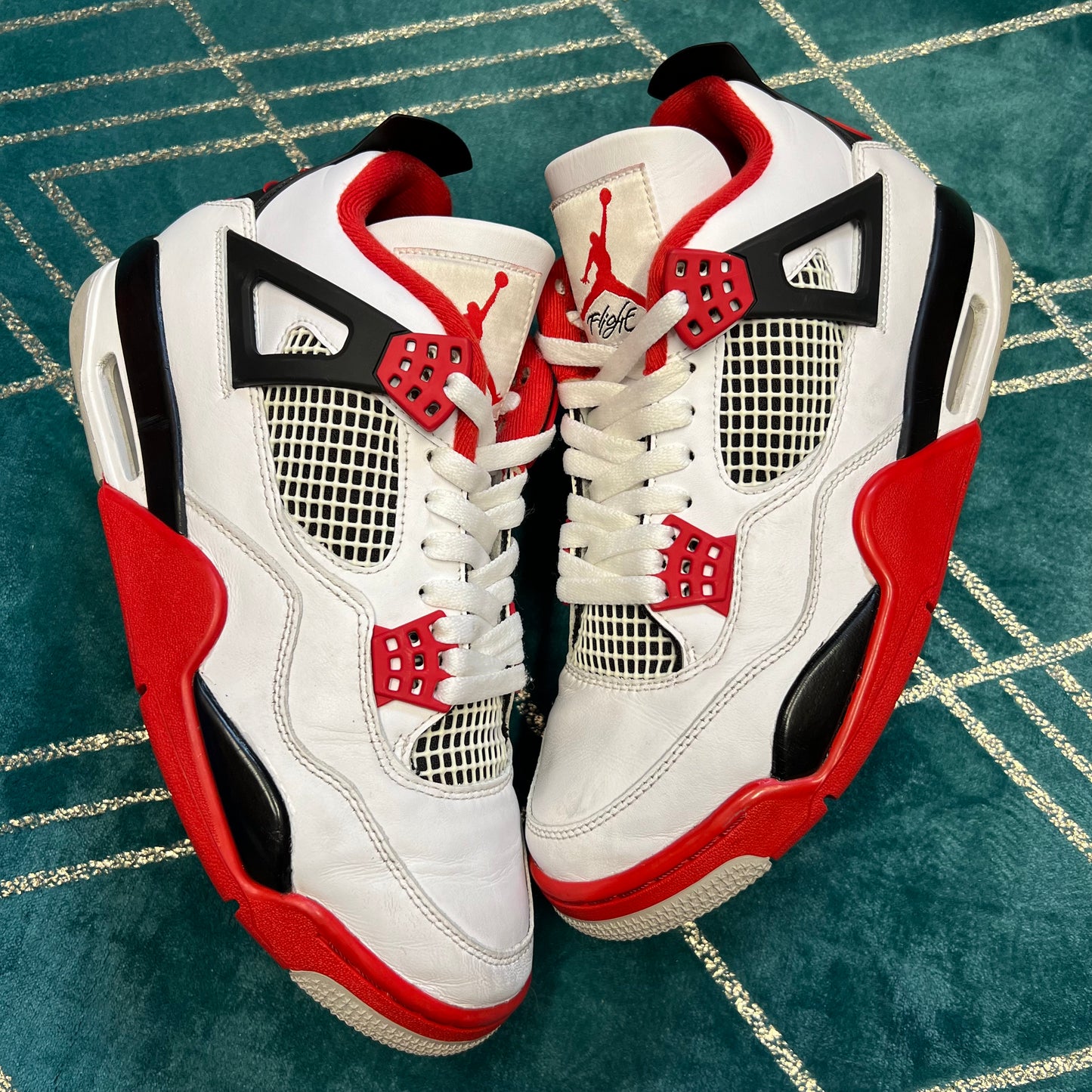 JORDAN 4 FIRE RED 2020 UK8 *PRE-LOVED*