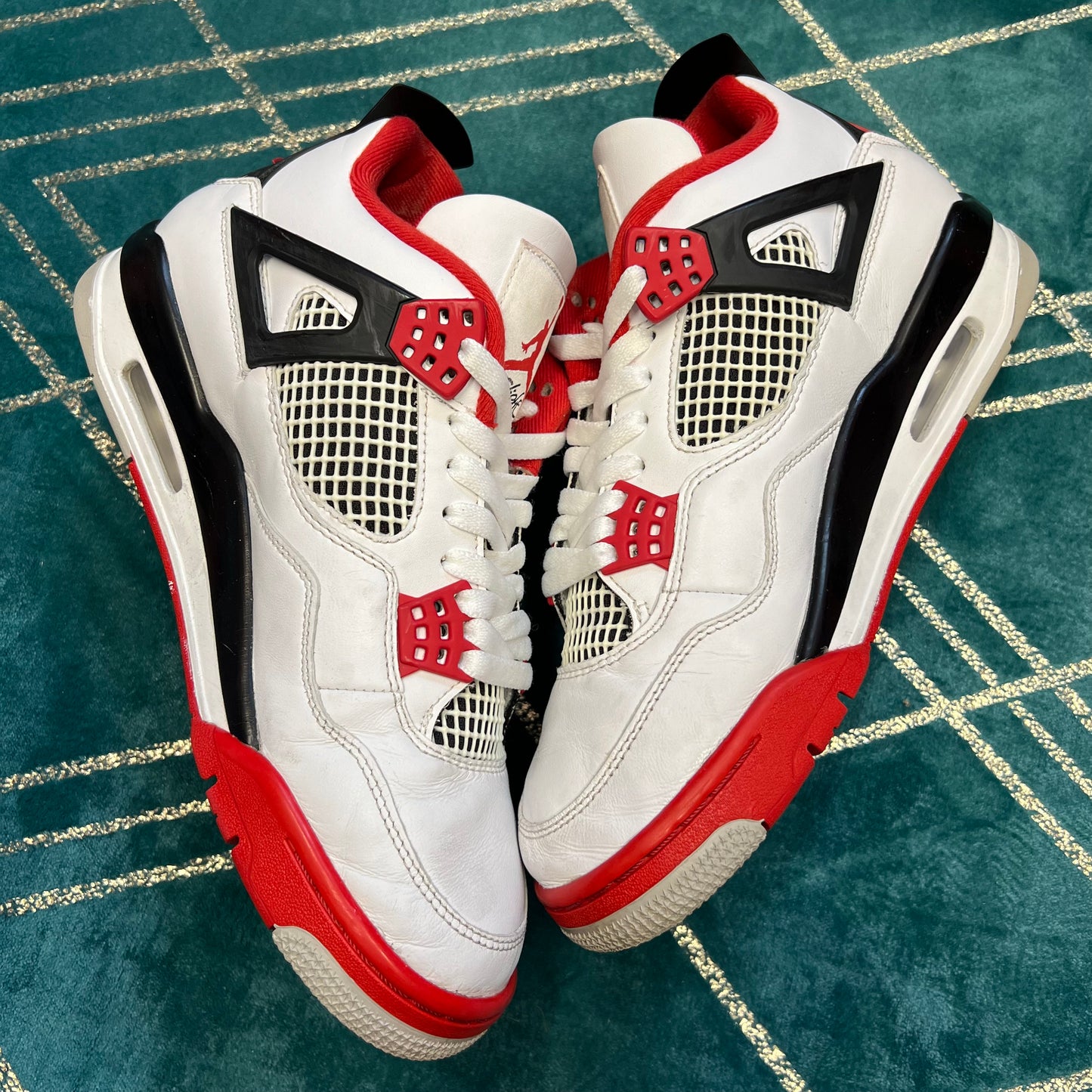 JORDAN 4 FIRE RED 2020 UK8 *PRE-LOVED*