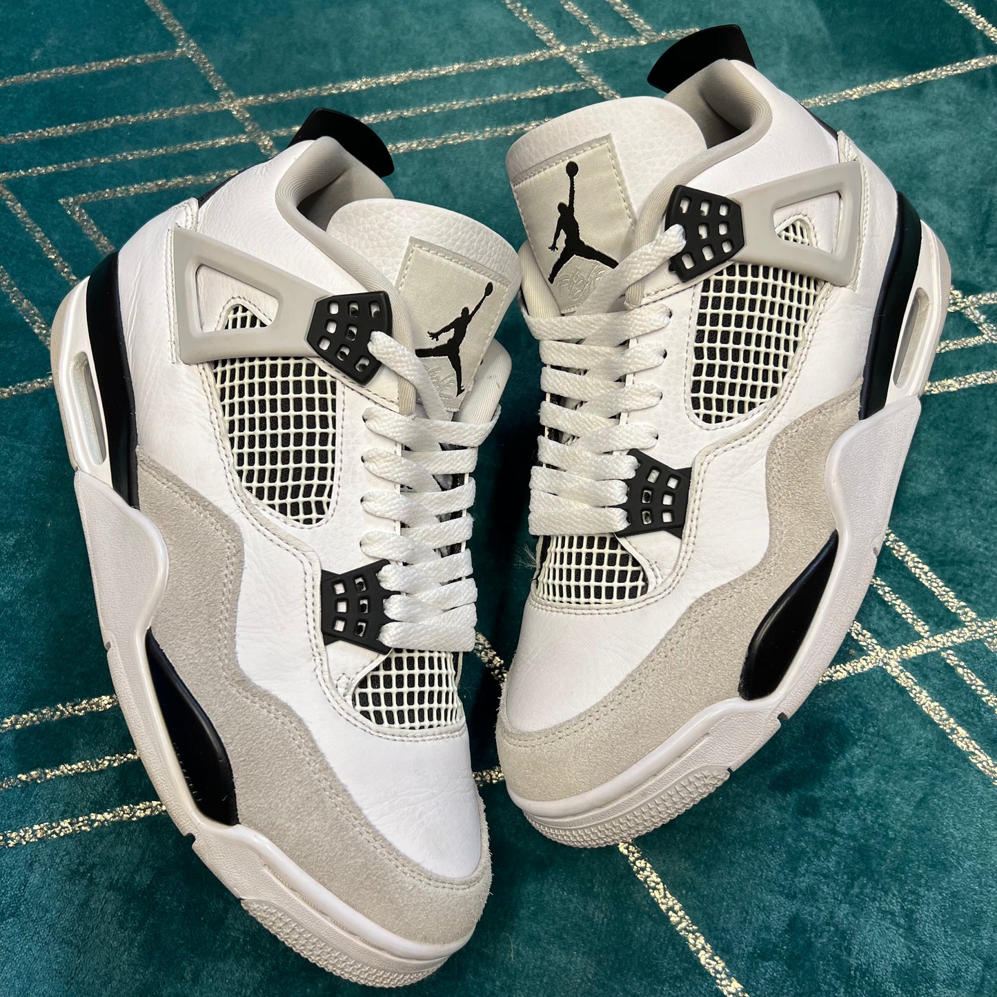 JORDAN 4 MILITARY BLACK UK7.5 *PRE-LOVED*