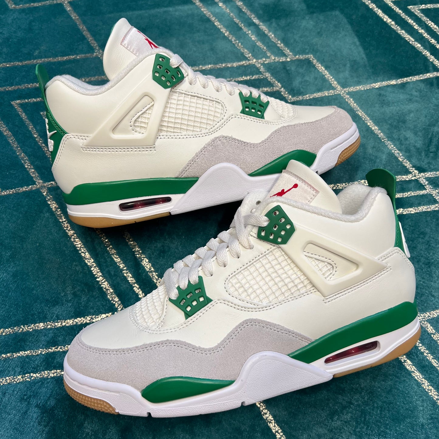 JORDAN 4 SB PINE GREEN UK7.5 *PRE-LOVED*