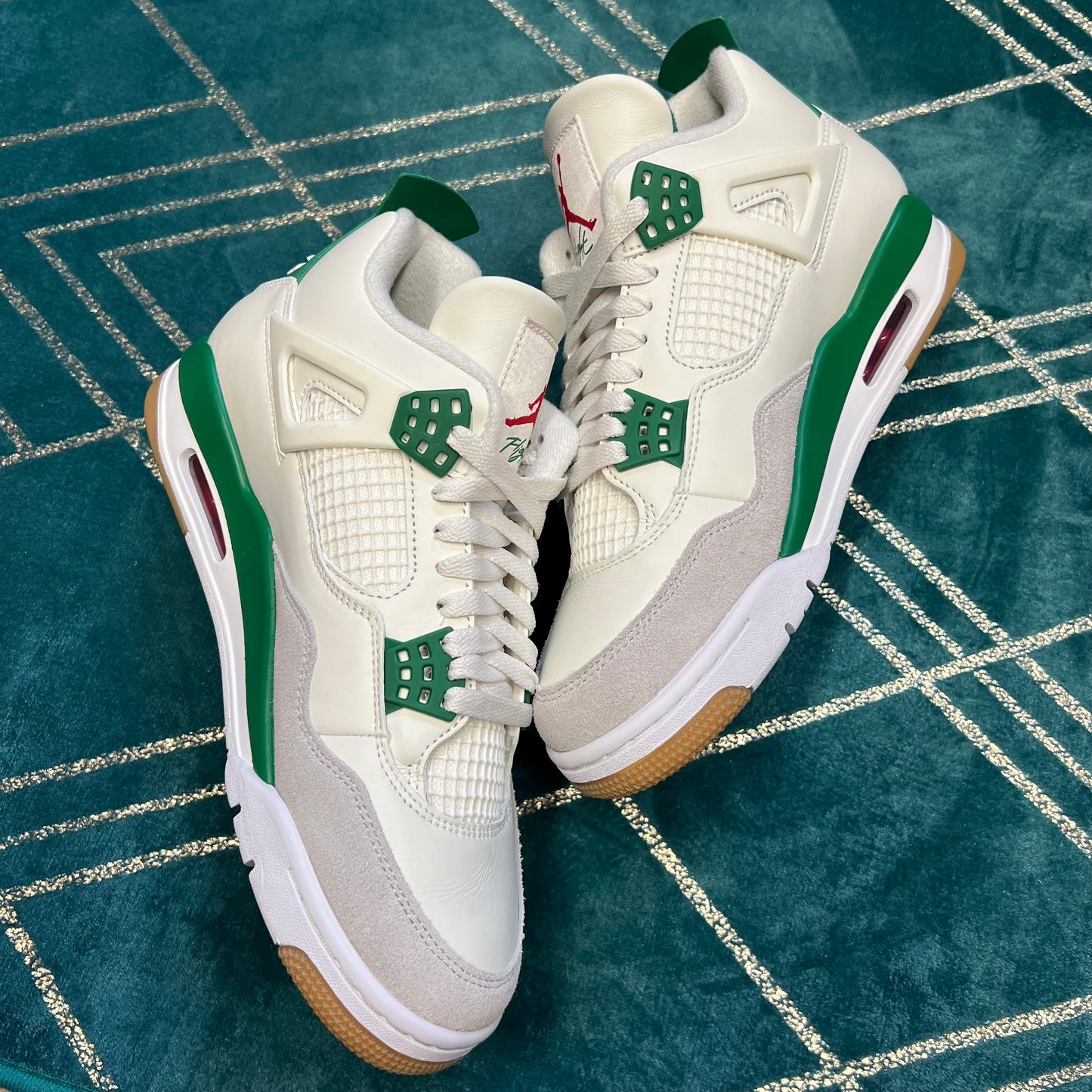 JORDAN 4 SB PINE GREEN UK7.5 *PRE-LOVED*