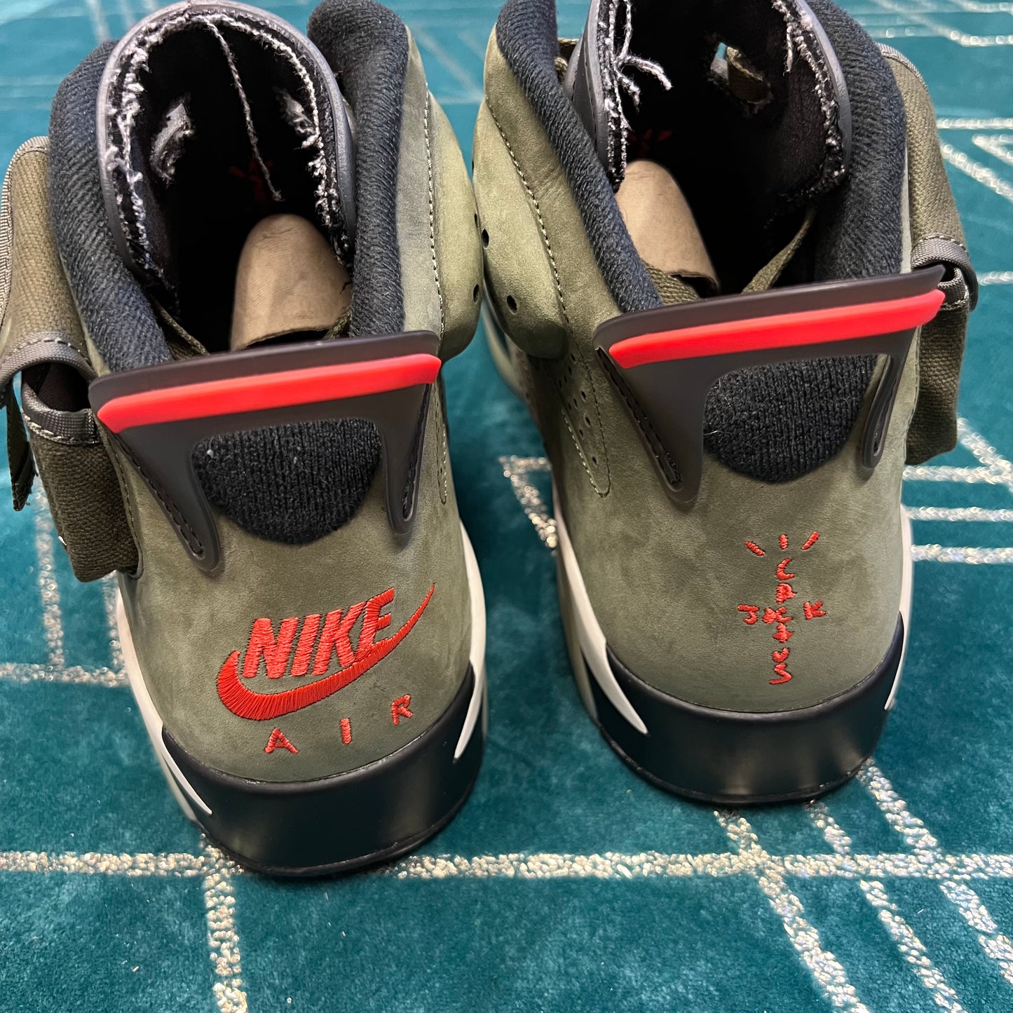 JORDAN 6 TRAVIS SCOTT OLIVE UK11 *PRE-LOVED*