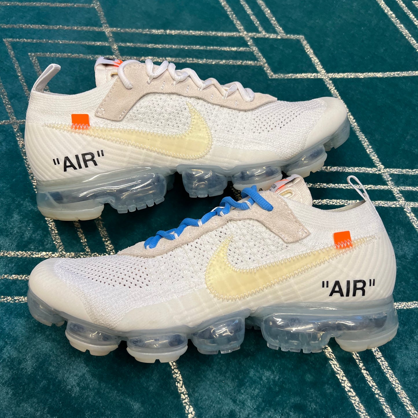 AIR VAPORMAX OFF-WHITE WHITE UK10 *PRE-LOVED*