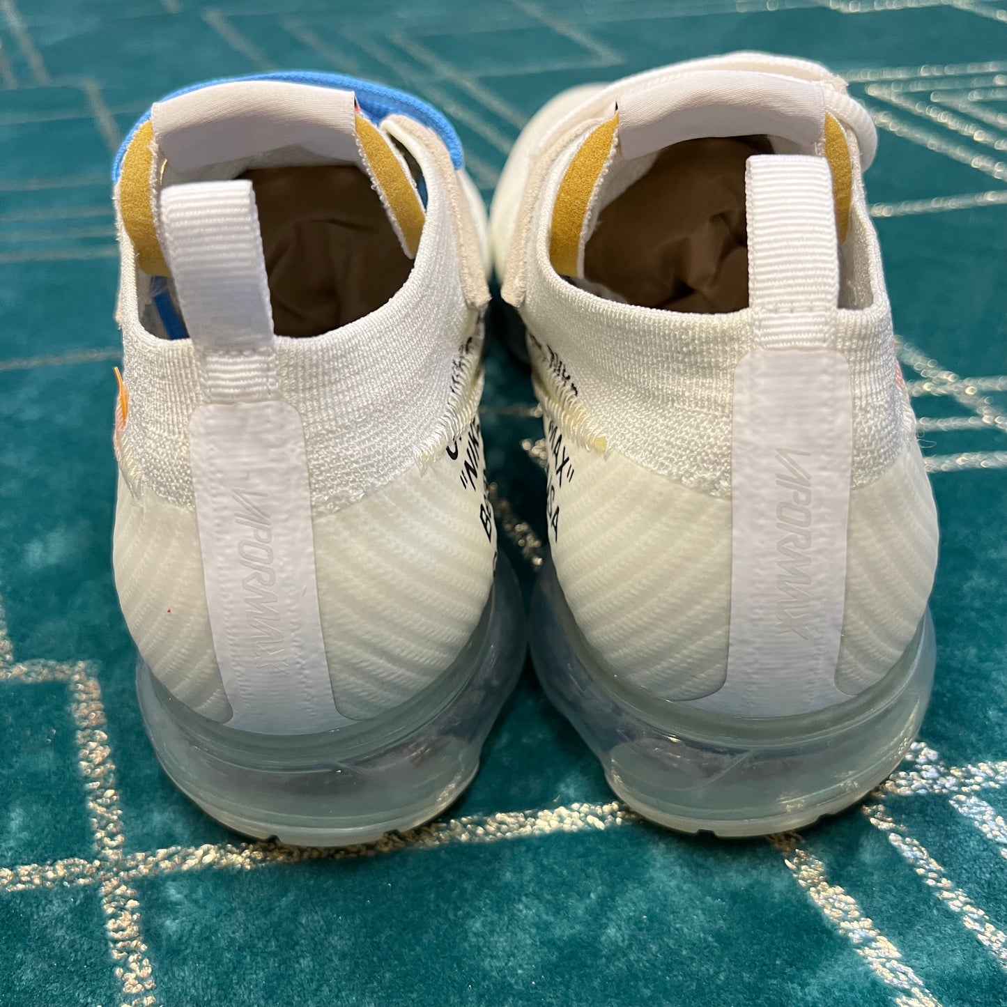 AIR VAPORMAX OFF-WHITE WHITE UK10 *PRE-LOVED*