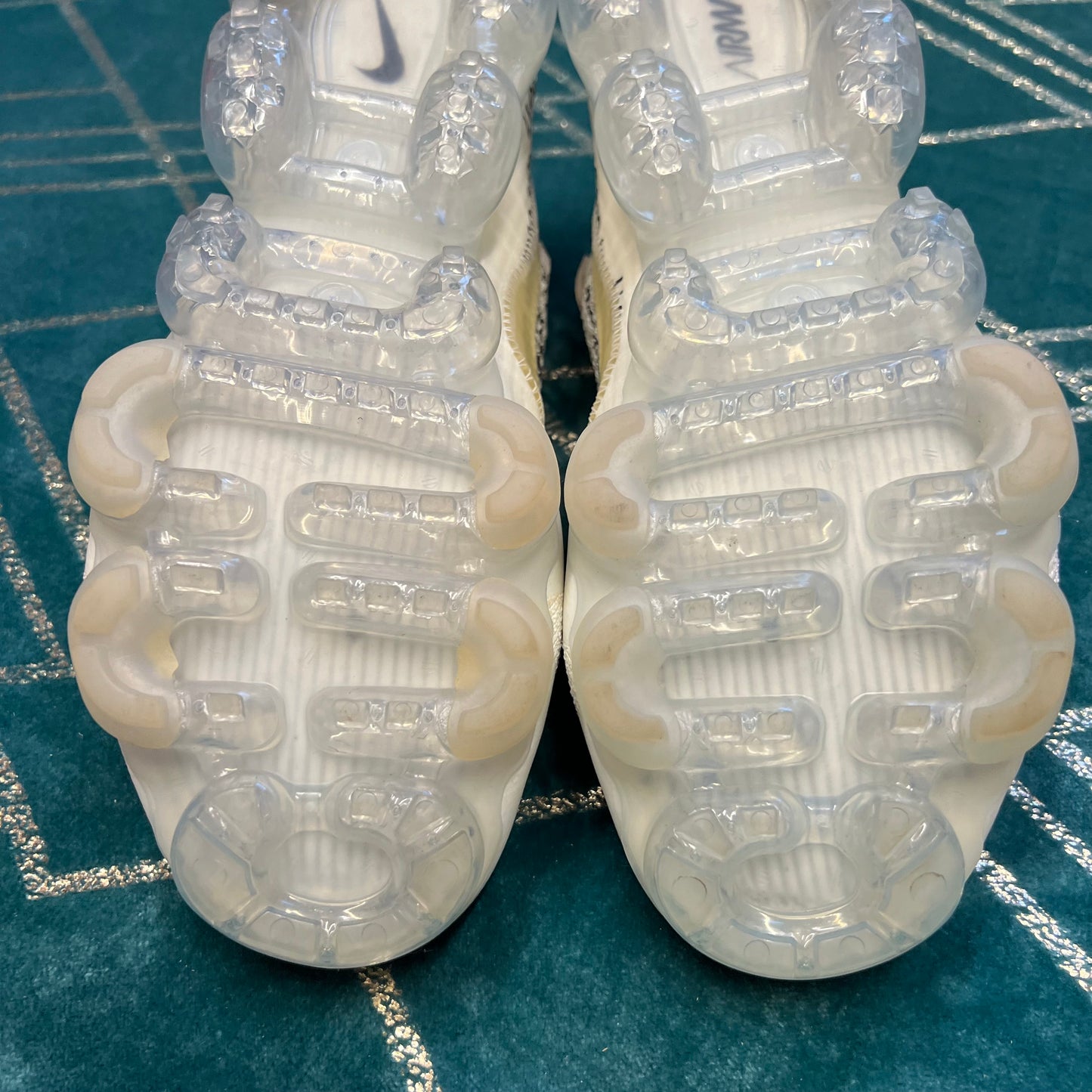 AIR VAPORMAX OFF-WHITE WHITE UK10 *PRE-LOVED*