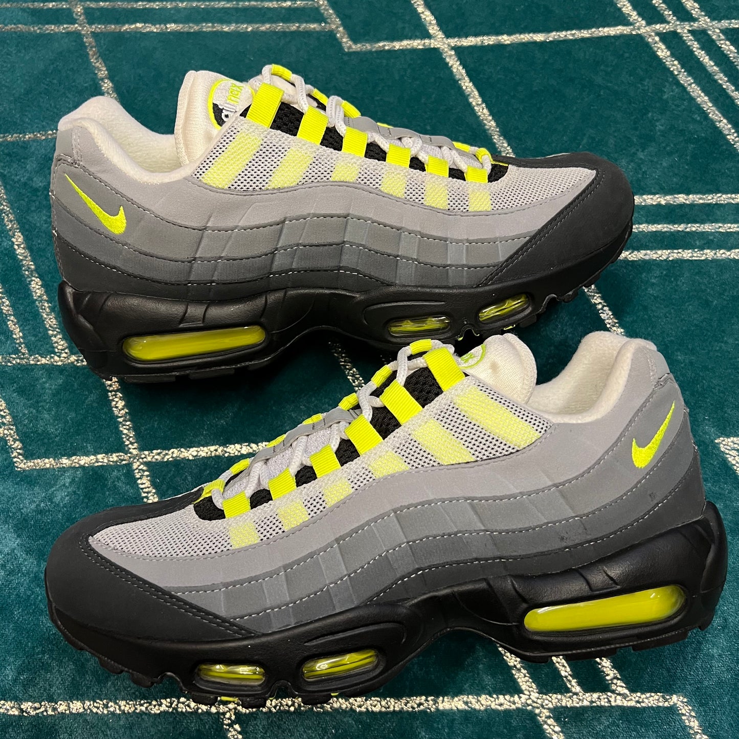 AIR MAX 95 OG NEON 2020 UK8.5 *PRE-LOVED*