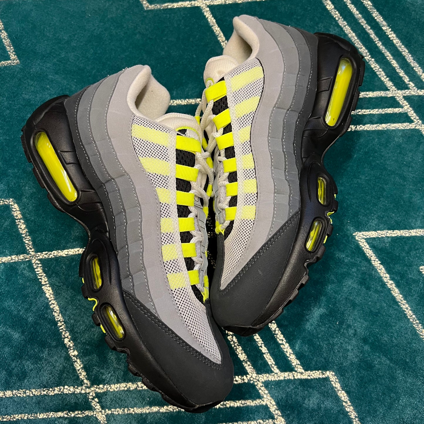 AIR MAX 95 OG NEON 2020 UK8.5 *PRE-LOVED*