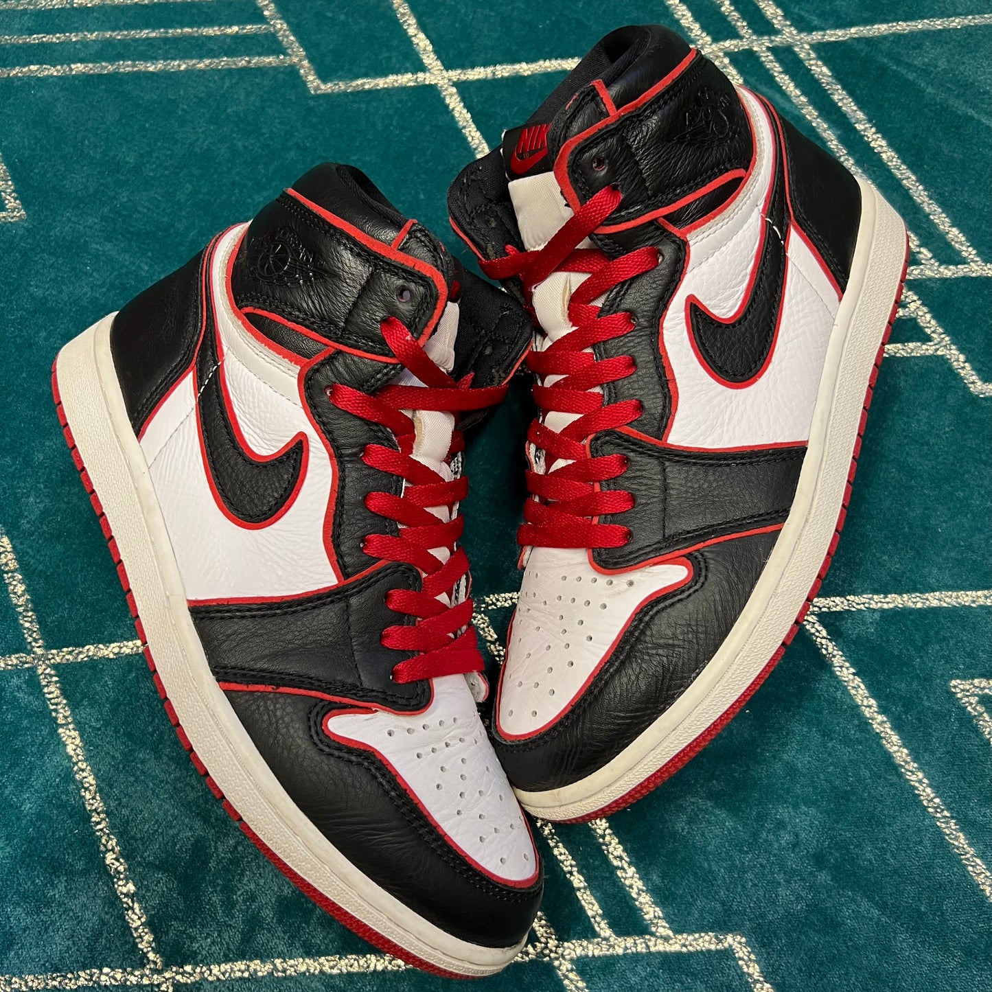 JORDAN 1 HIGH BLOODLINE UK8 *PRE-LOVED*