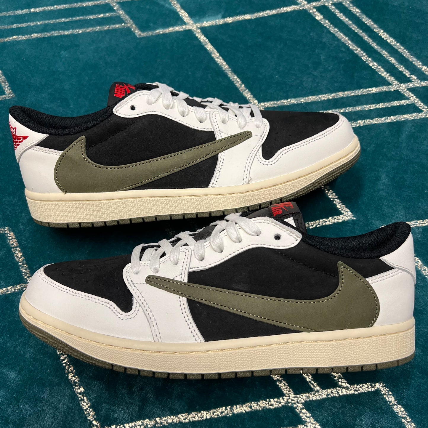 JORDAN 1 LOW TRAVIS SCOTT OLIVE (W) UK7.5 *PRE-LOVED*