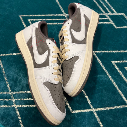 JORDAN 1 LOW TRAVIS SCOTT REVERSE MOCHA UK7.5 *PRE-LOVED*