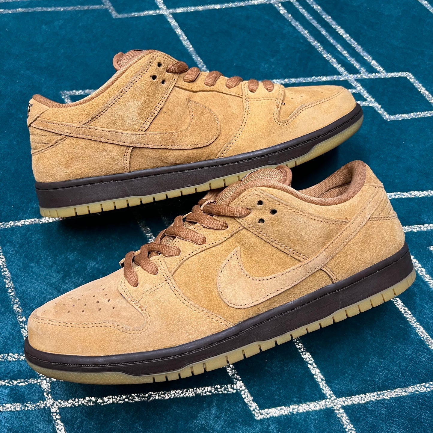 DUNK LOW SB WHEAT UK9.5 *PRE-LOVED*