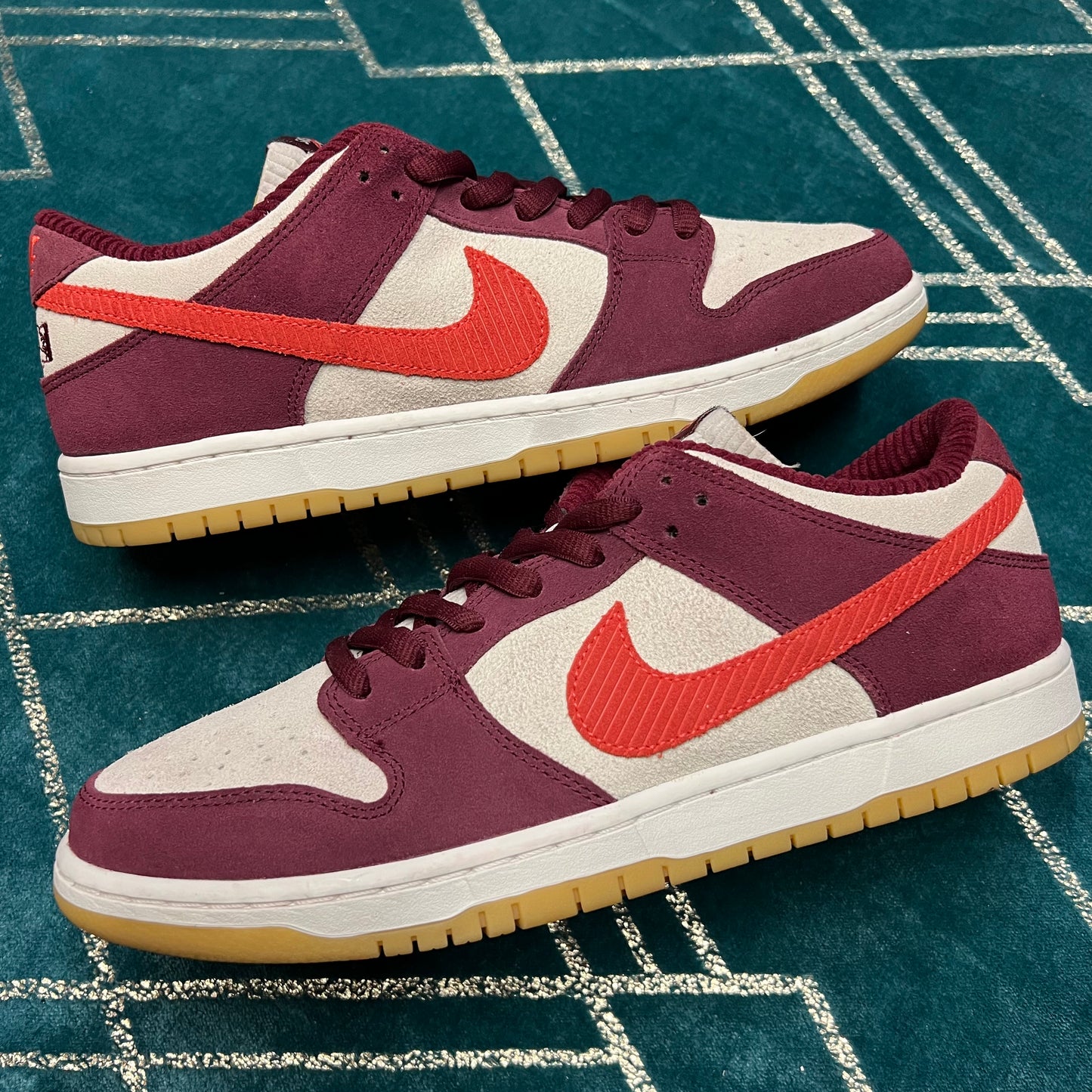 DUNK LOW SB SKATE LIKE A GIRL UK10 *PRE-LOVED*