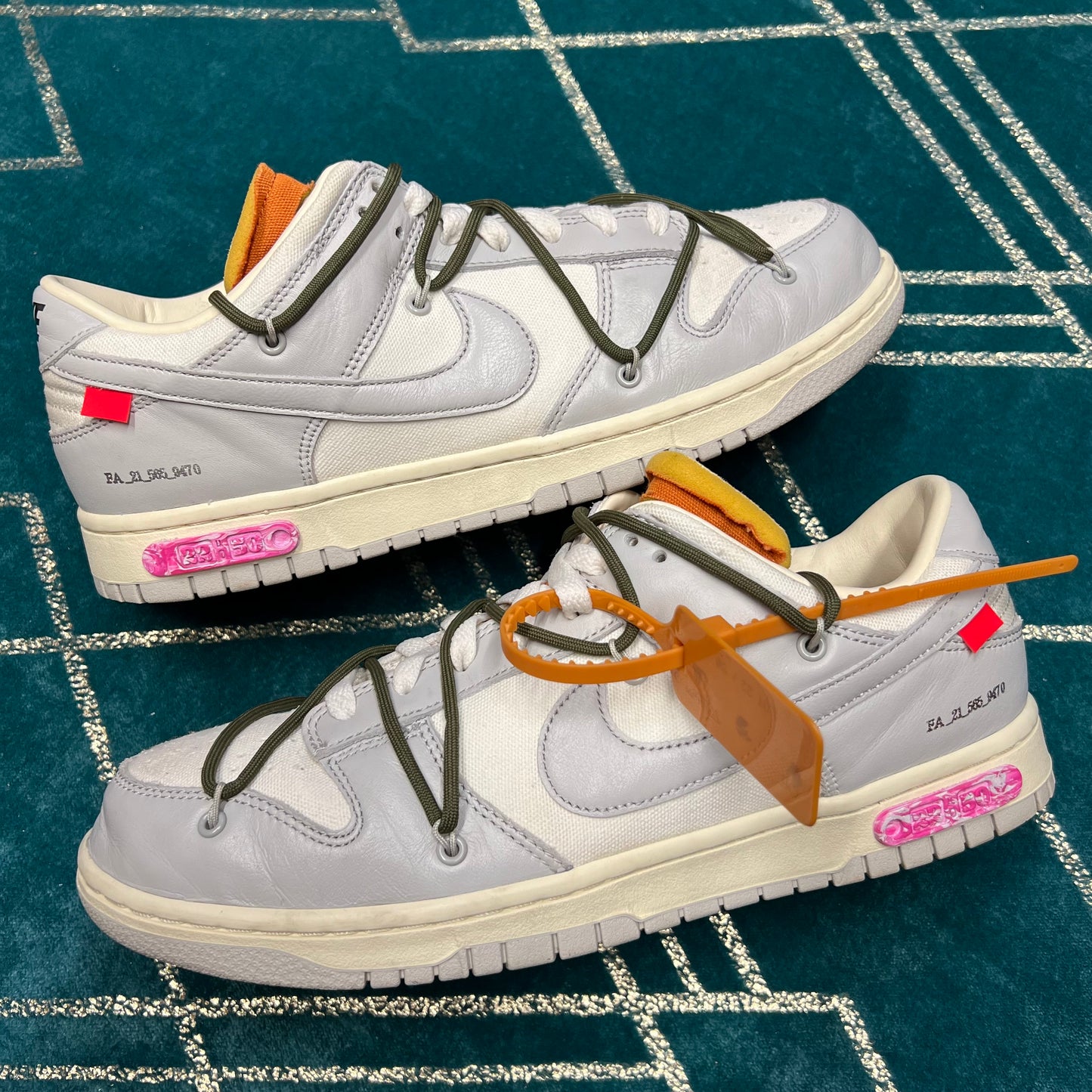 DUNK LOW OFF-WHITE LOT 22 UK9 *PRE-LOVED*