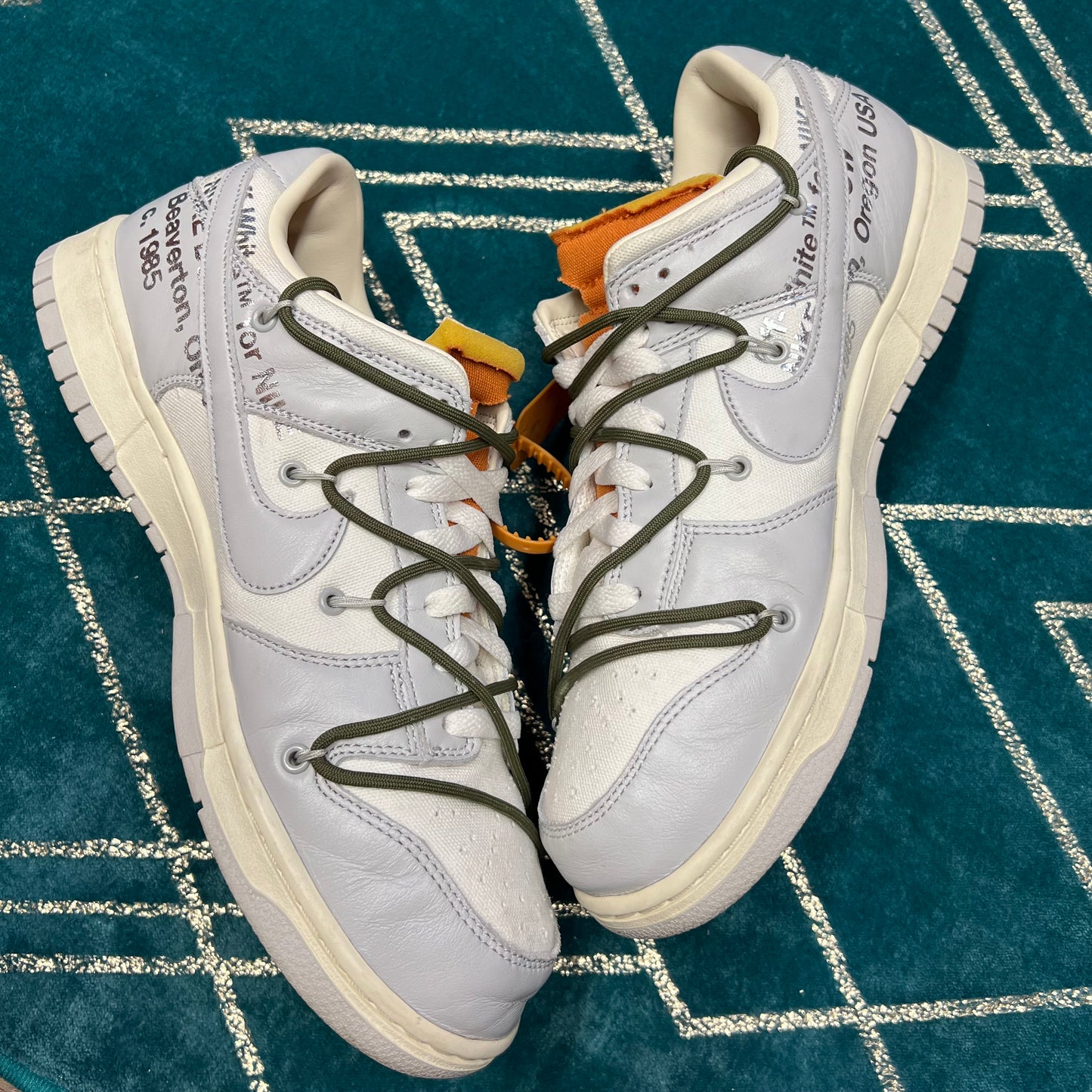 DUNK LOW OFF-WHITE LOT 22 UK9 *PRE-LOVED*