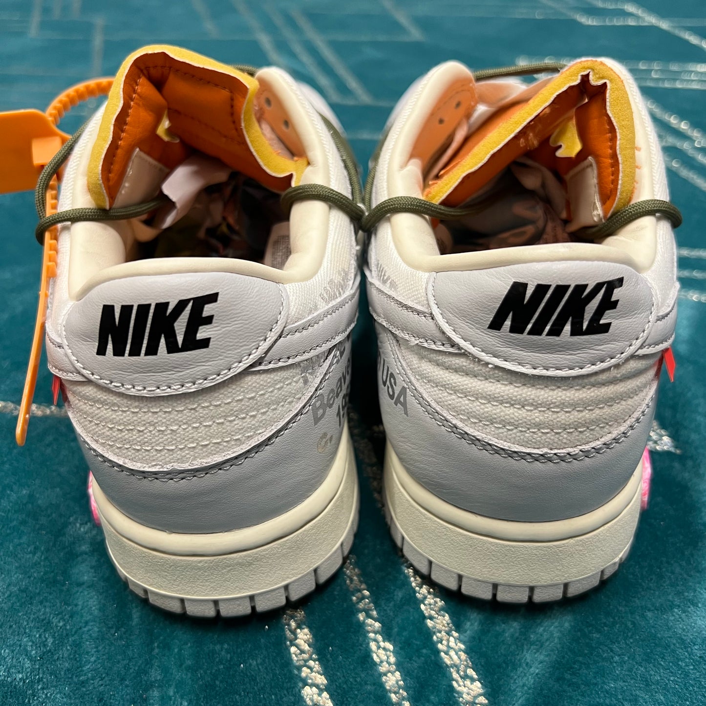 DUNK LOW OFF-WHITE LOT 22 UK9 *PRE-LOVED*