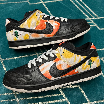 DUNK LOW SB RAYGUN BLACK UK10 *PRE-LOVED*