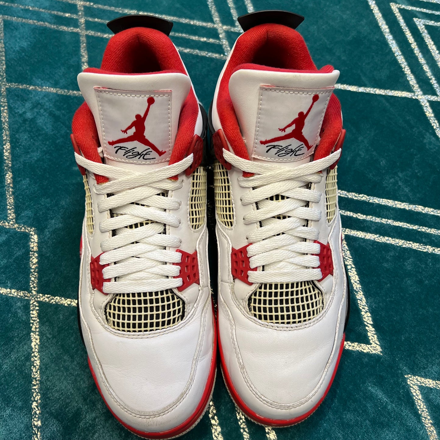 JORDAN 4 FIRE RED 2020 UK9 *PRE-LOVED*