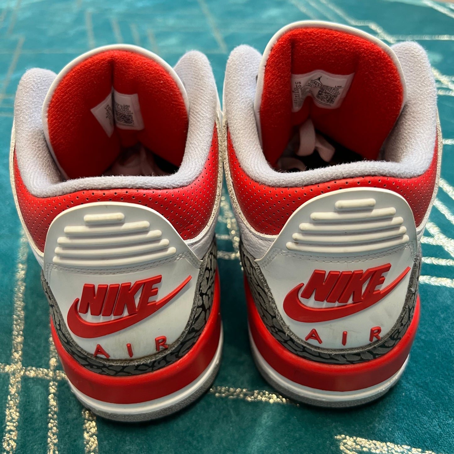 JORDAN 3 FIRE RED 2020 UK9 *PRE-LOVED*