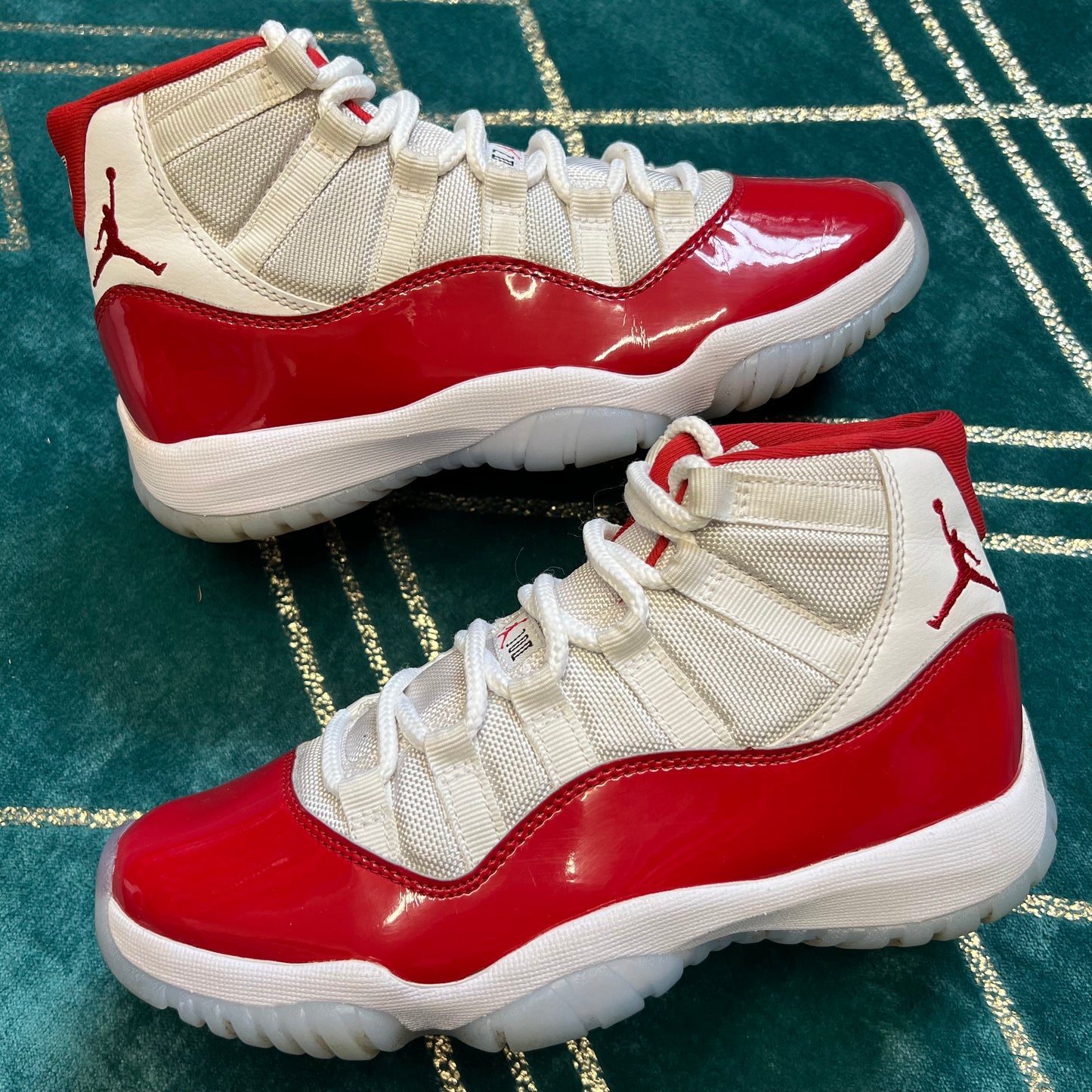 JORDAN 11 CHERRY UK4 *PRE-LOVED*