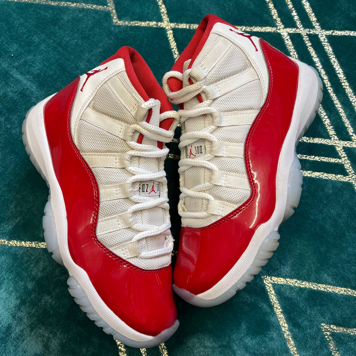 JORDAN 11 CHERRY UK4 *PRE-LOVED*