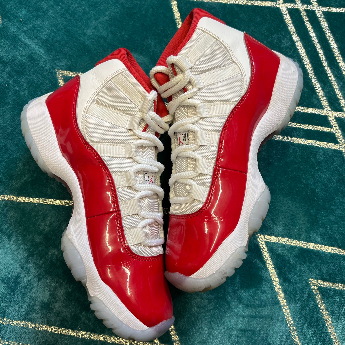 JORDAN 11 CHERRY UK4 *PRE-LOVED*