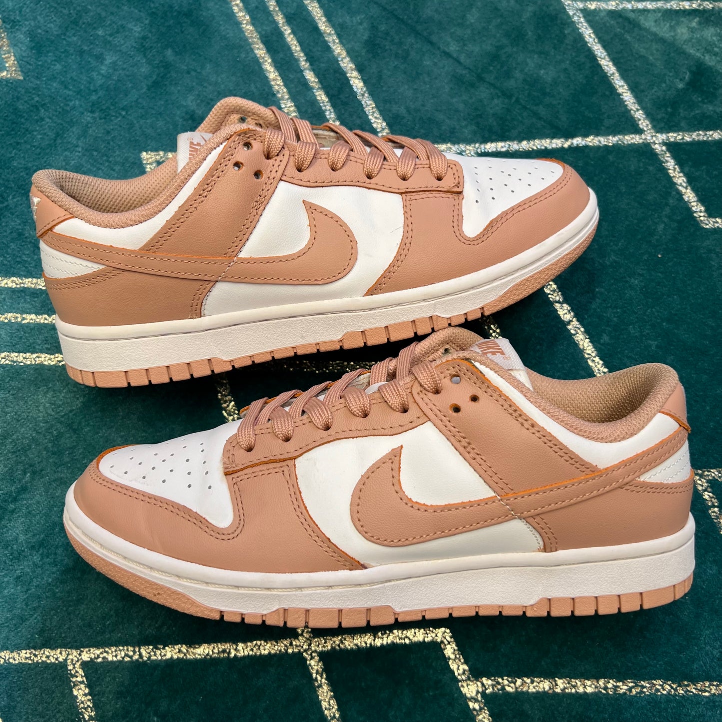 DUNK LOW ROSE WHISPER (W) UK5 *PRE-LOVED*