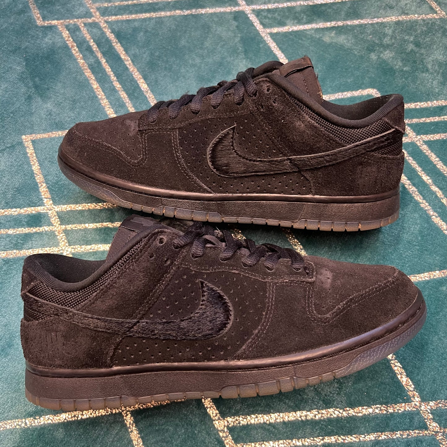 DUNK LOW UNDEFEATED BLACK UK7.5 *PRE-LOVED*