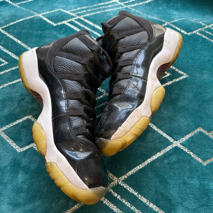 JORDAN 11 72-10 UK10.5 *PRE-LOVED*