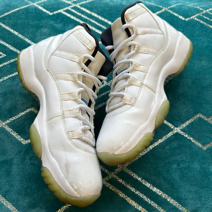 JORDAN 11 LEGEND BLUE UK10 *PRE-LOVED*