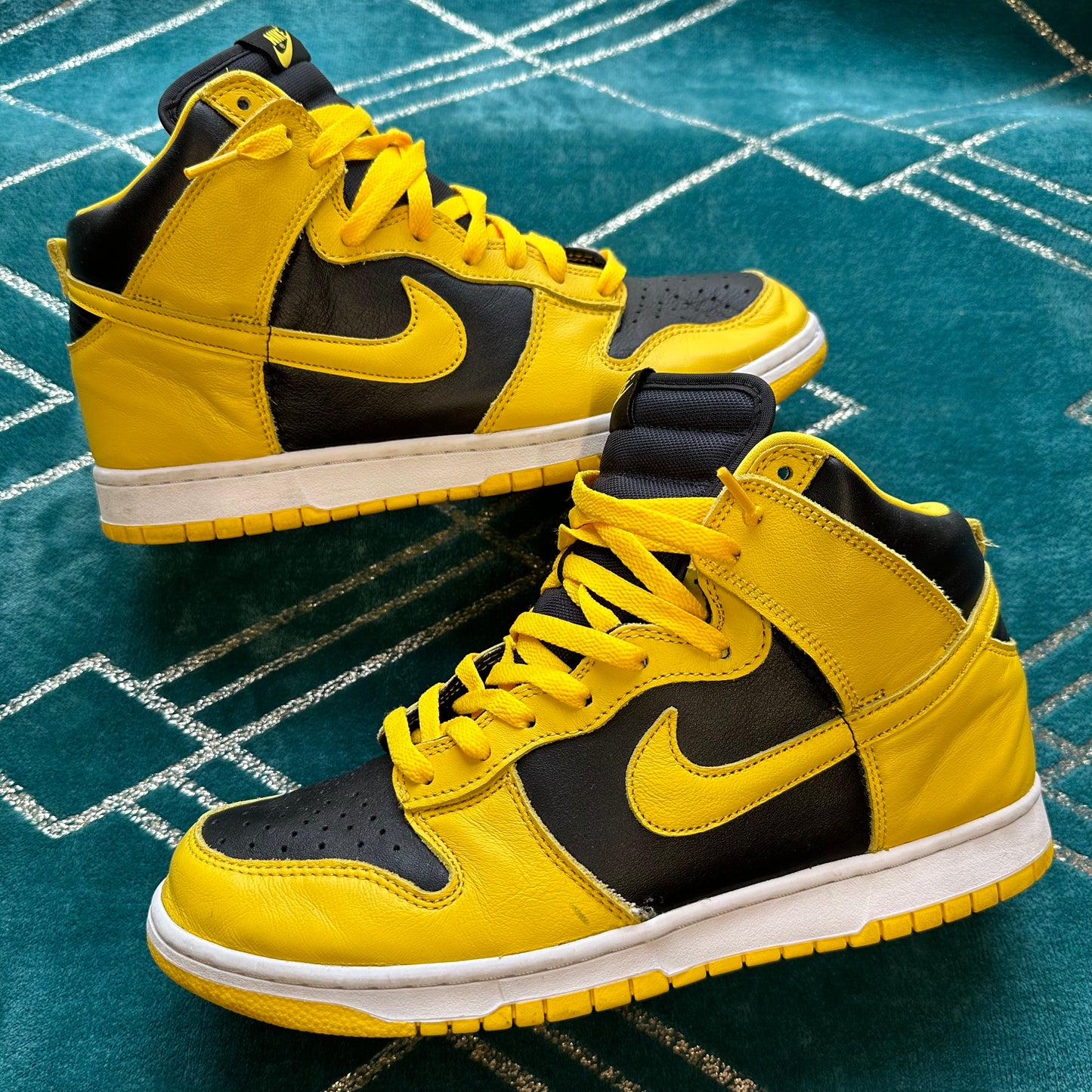 DUNK HIGH VARSITY MAIZE UK10 *PRE-LOVED*