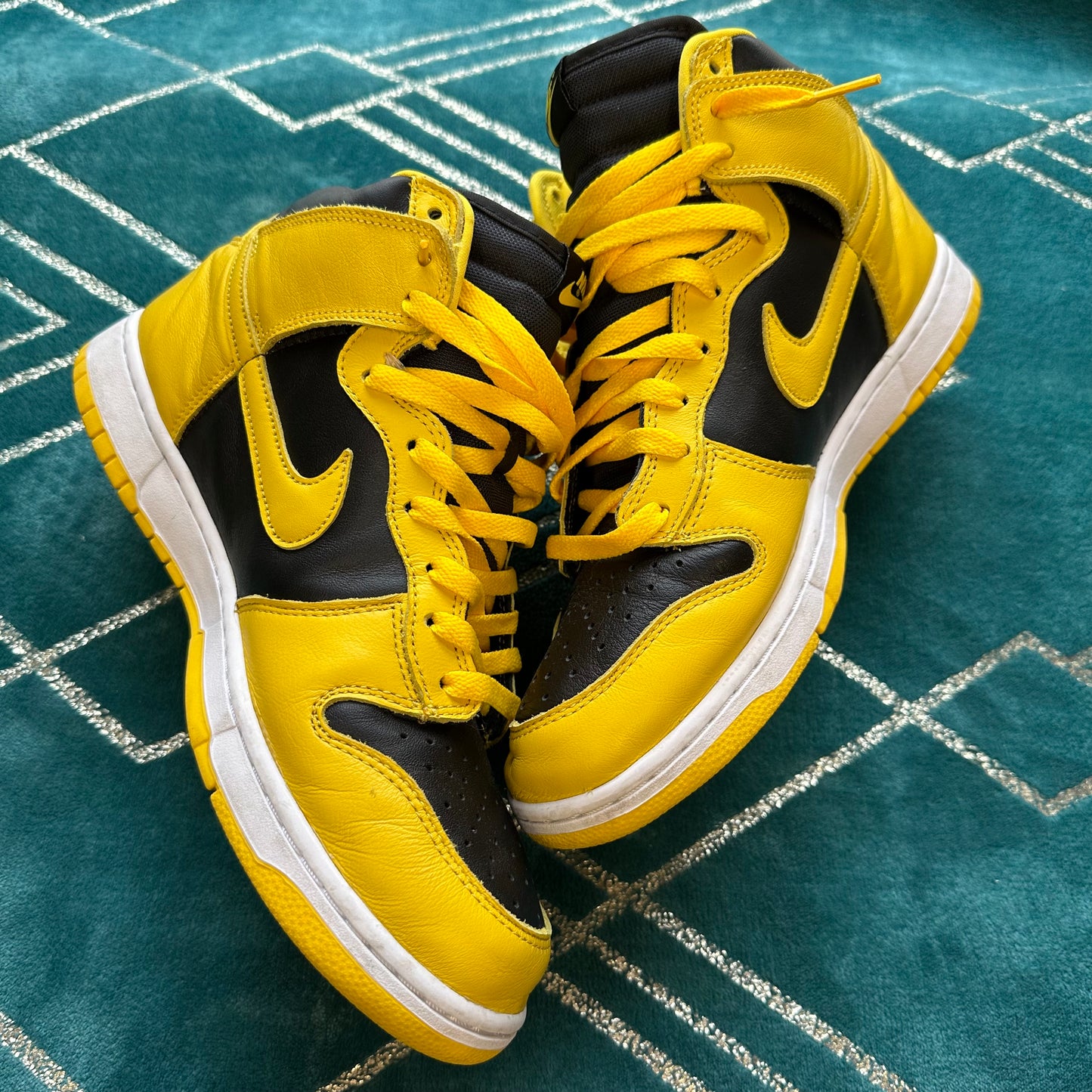 DUNK HIGH VARSITY MAIZE UK10 *PRE-LOVED*