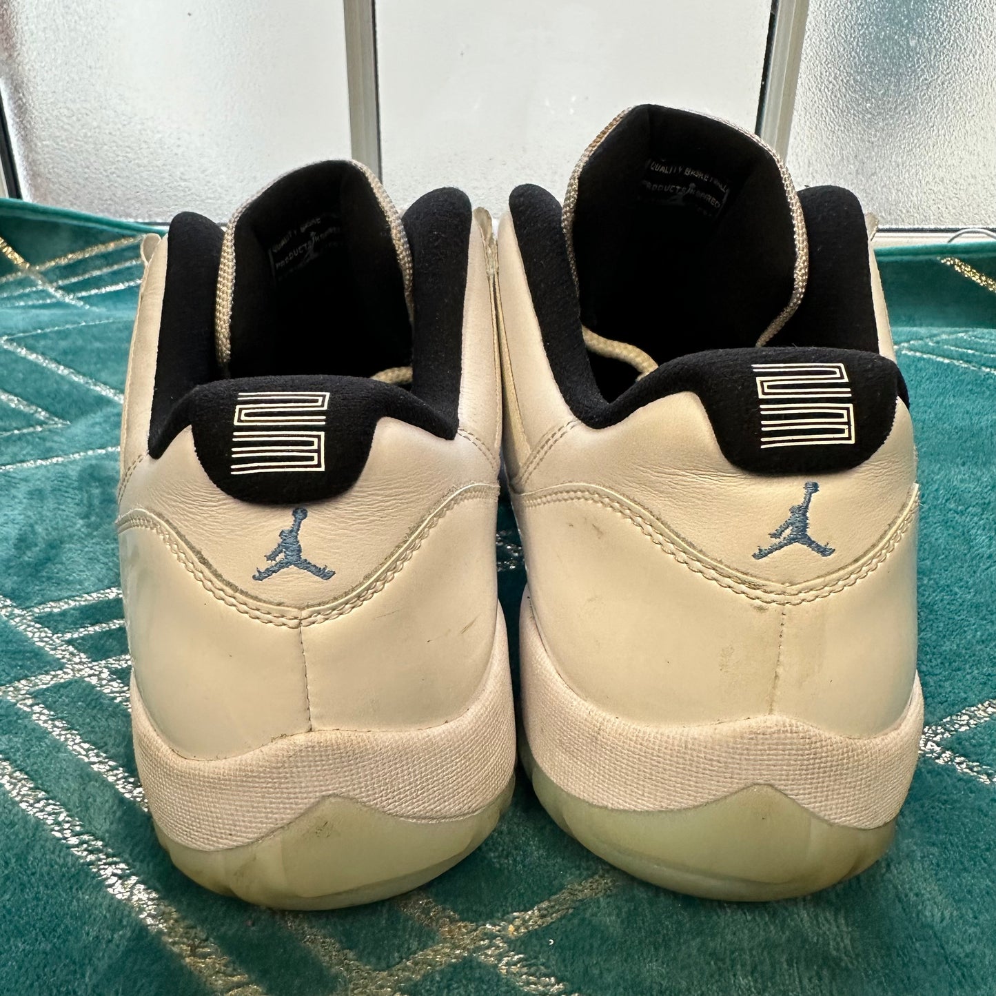 JORDAN 11 LOW LEGEND BLUE UK12 *PRE-LOVED*