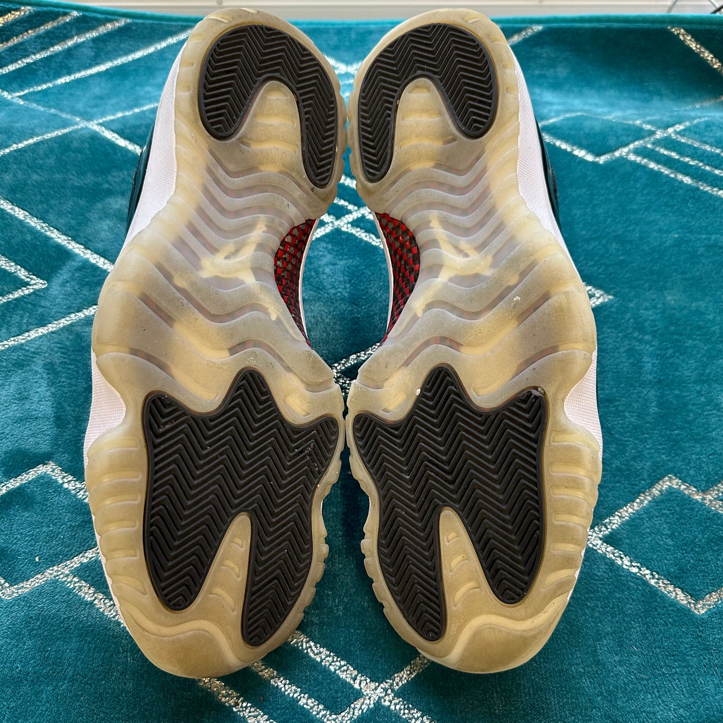 JORDAN 11 LOW 72-10 UK12 *PRE-LOVED*