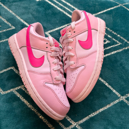 DUNK LOW TRIPLE PINK UK2.5 (PS) *PRE-LOVED*