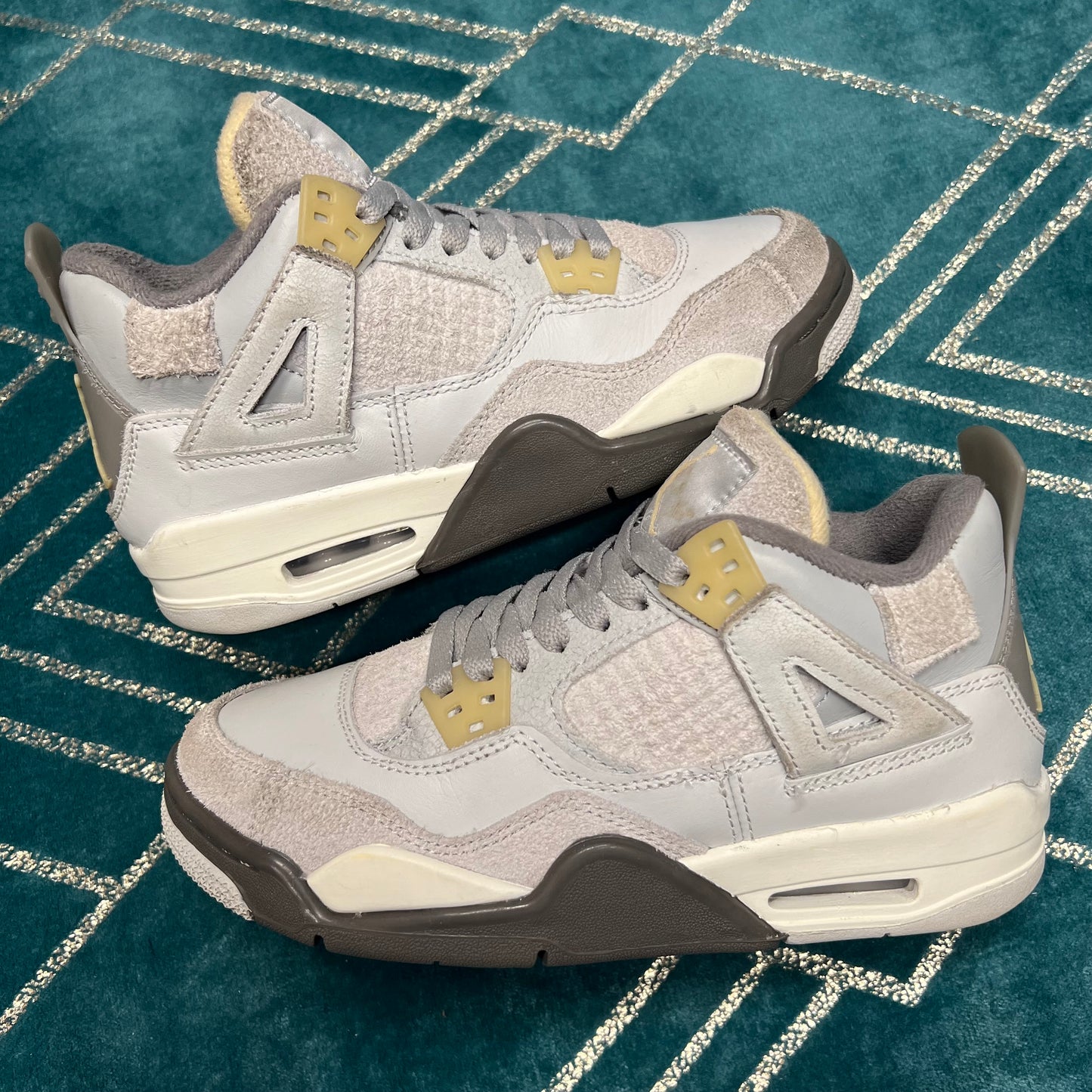 JORDAN 4 PHOTON DUST (GS) UK4 *PRE-LOVED*