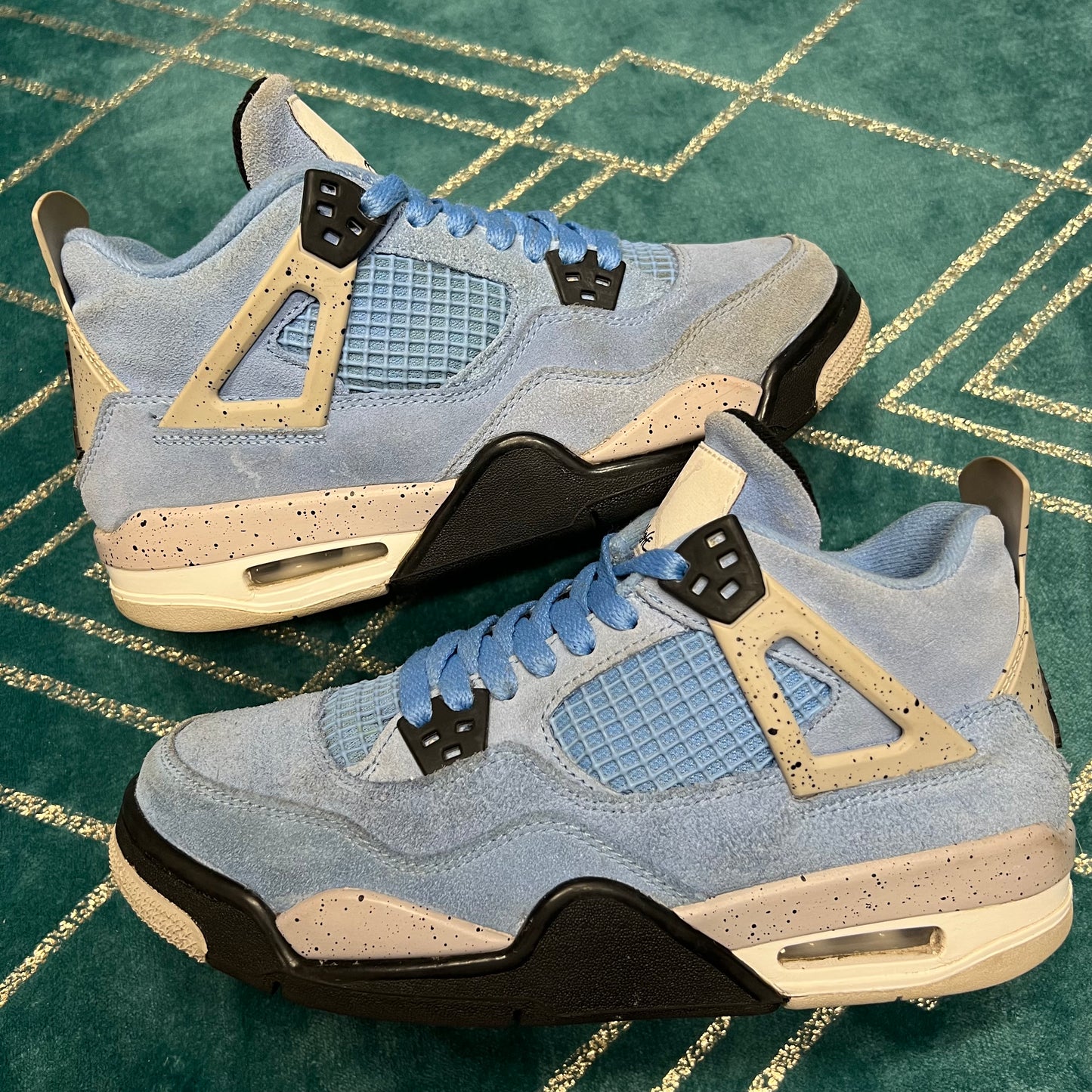 JORDAN 4 UNIVERSITY BLUE (GS) UK6 *PRE-LOVED*