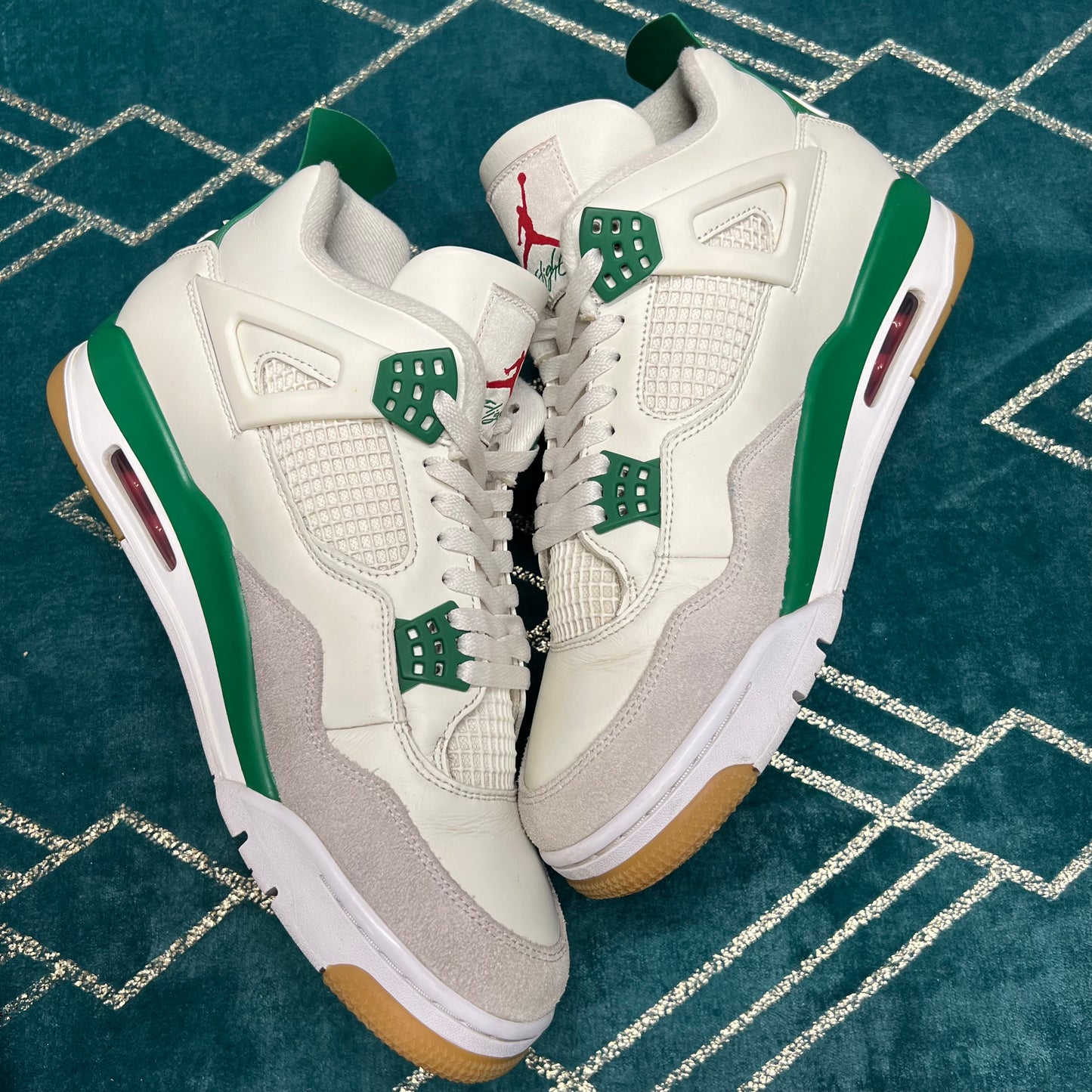 JORDAN 4 SB PINE GREEN UK11 *PRE-LOVED*