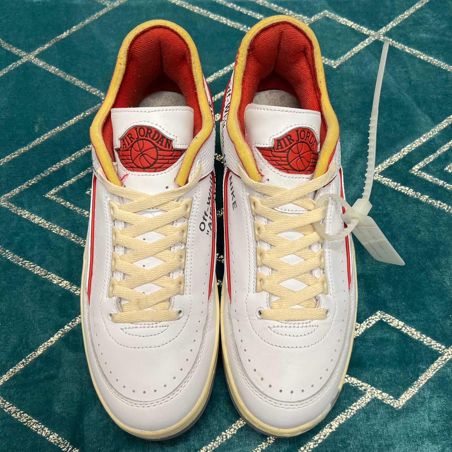 JORDAN 2 LOW OFF-WHITE SAIL UK9.5 *PRE-LOVED*