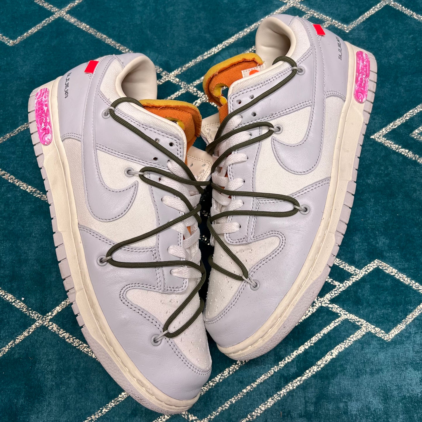 DUNK LOW OFF-WHITE LOT 22 UK10.5 *PRE-LOVED*