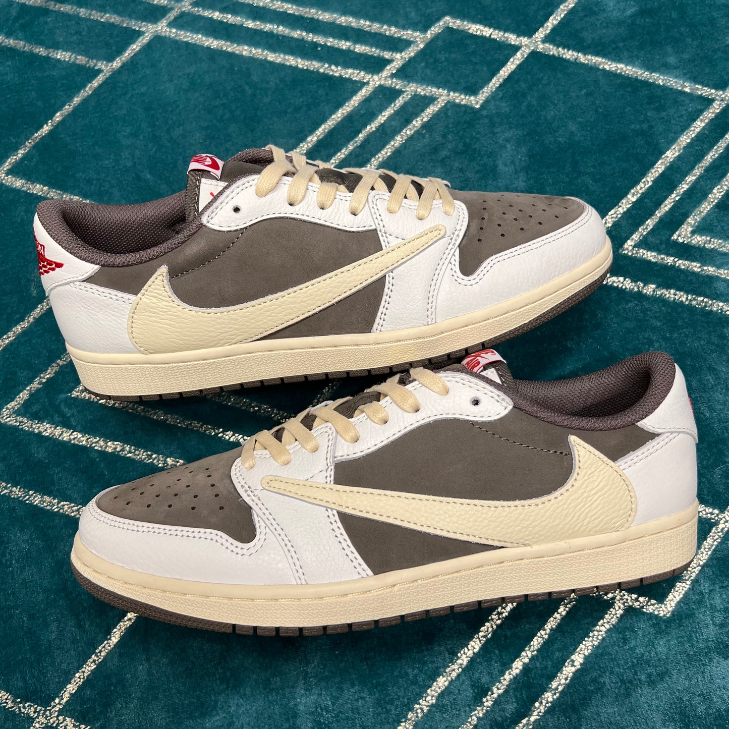 JORDAN 1 LOW TRAVIS SCOTT REVERSE MOCHA UK9 *PRE-LOVED*