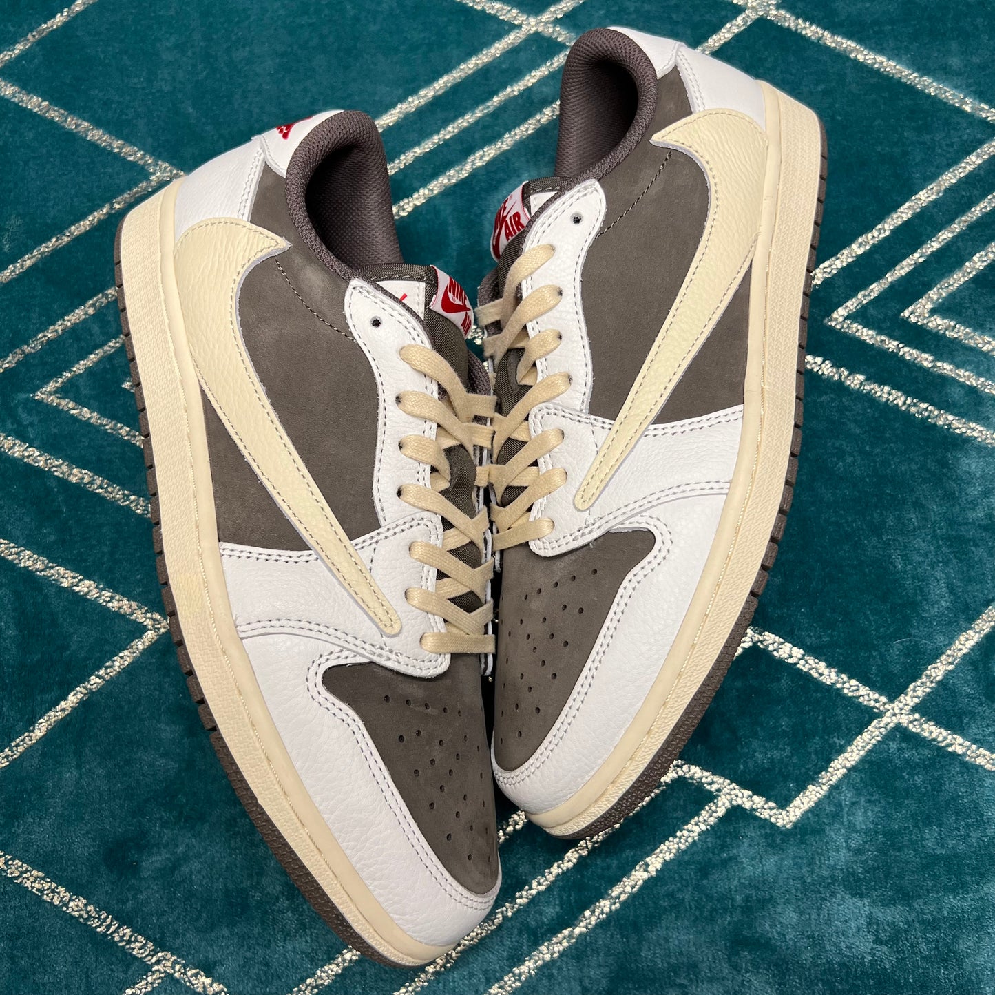 JORDAN 1 LOW TRAVIS SCOTT REVERSE MOCHA UK9 *PRE-LOVED*