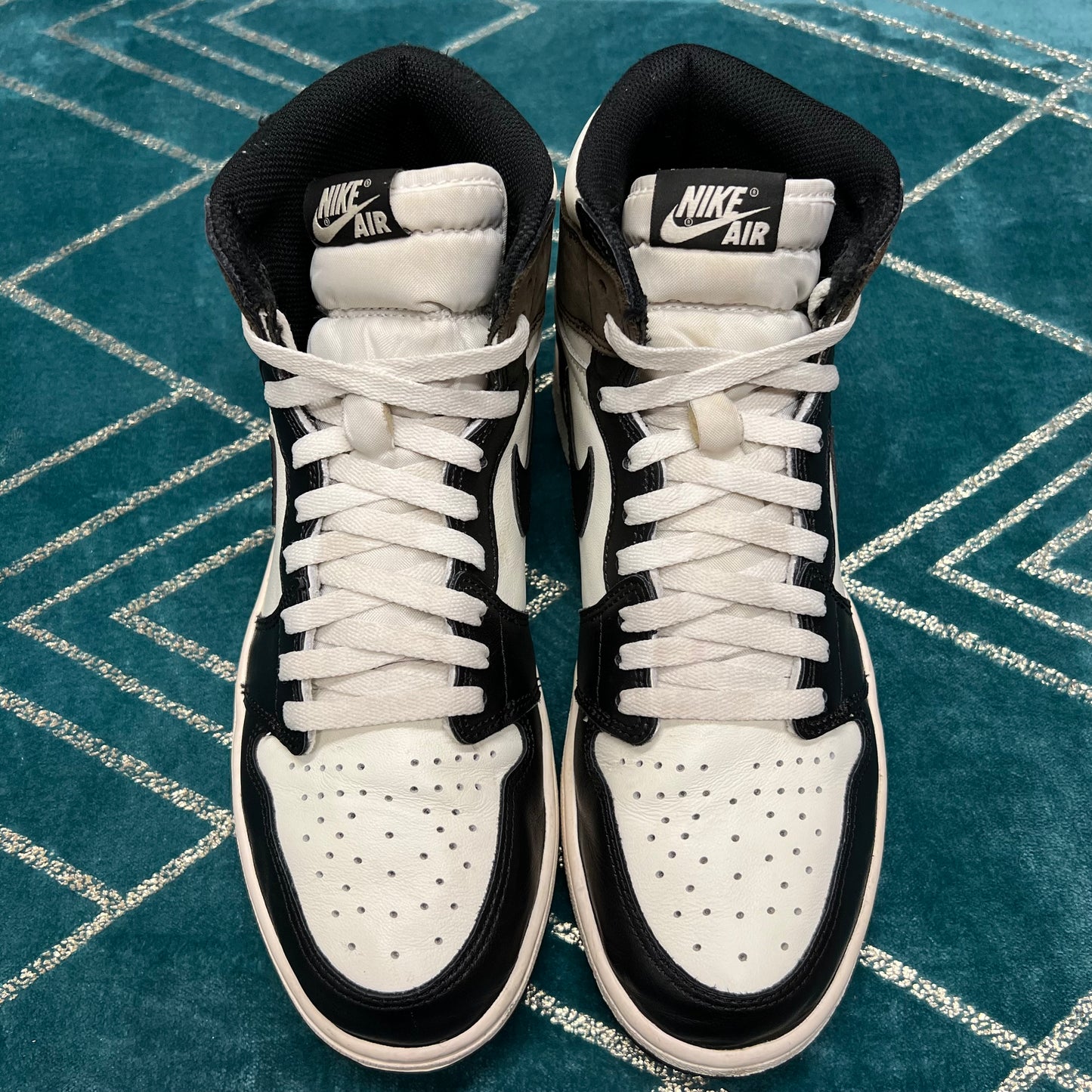 JORDAN 1 HIGH MOCHA UK9 *PRE-LOVED*