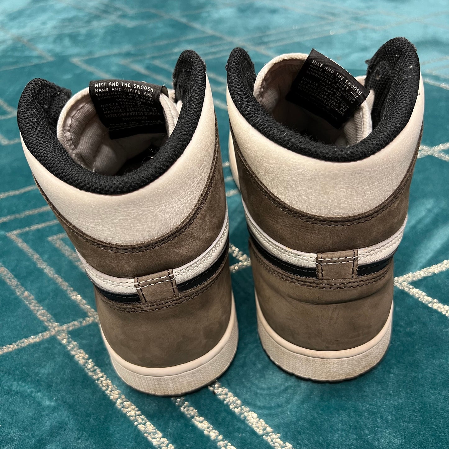 JORDAN 1 HIGH MOCHA UK9 *PRE-LOVED*