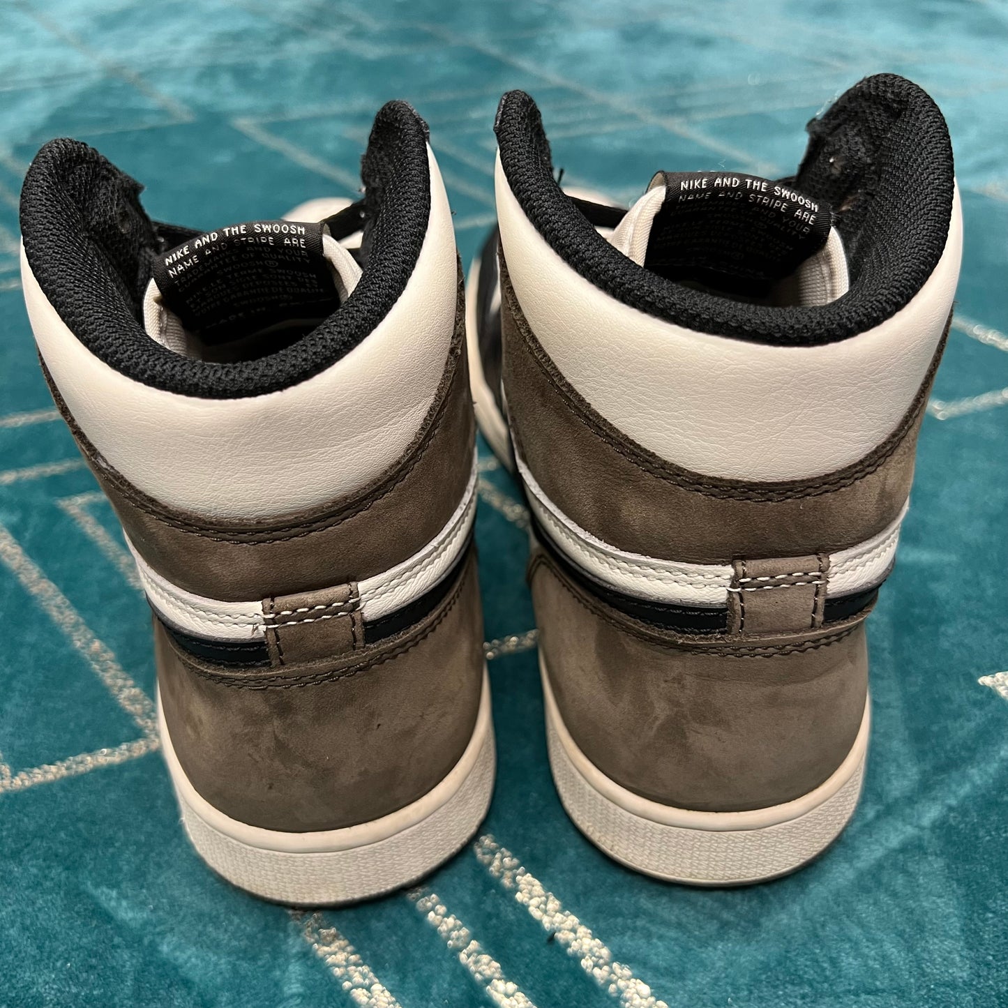 JORDAN 1 HIGH MOCHA UK8 *PRE-LOVED*