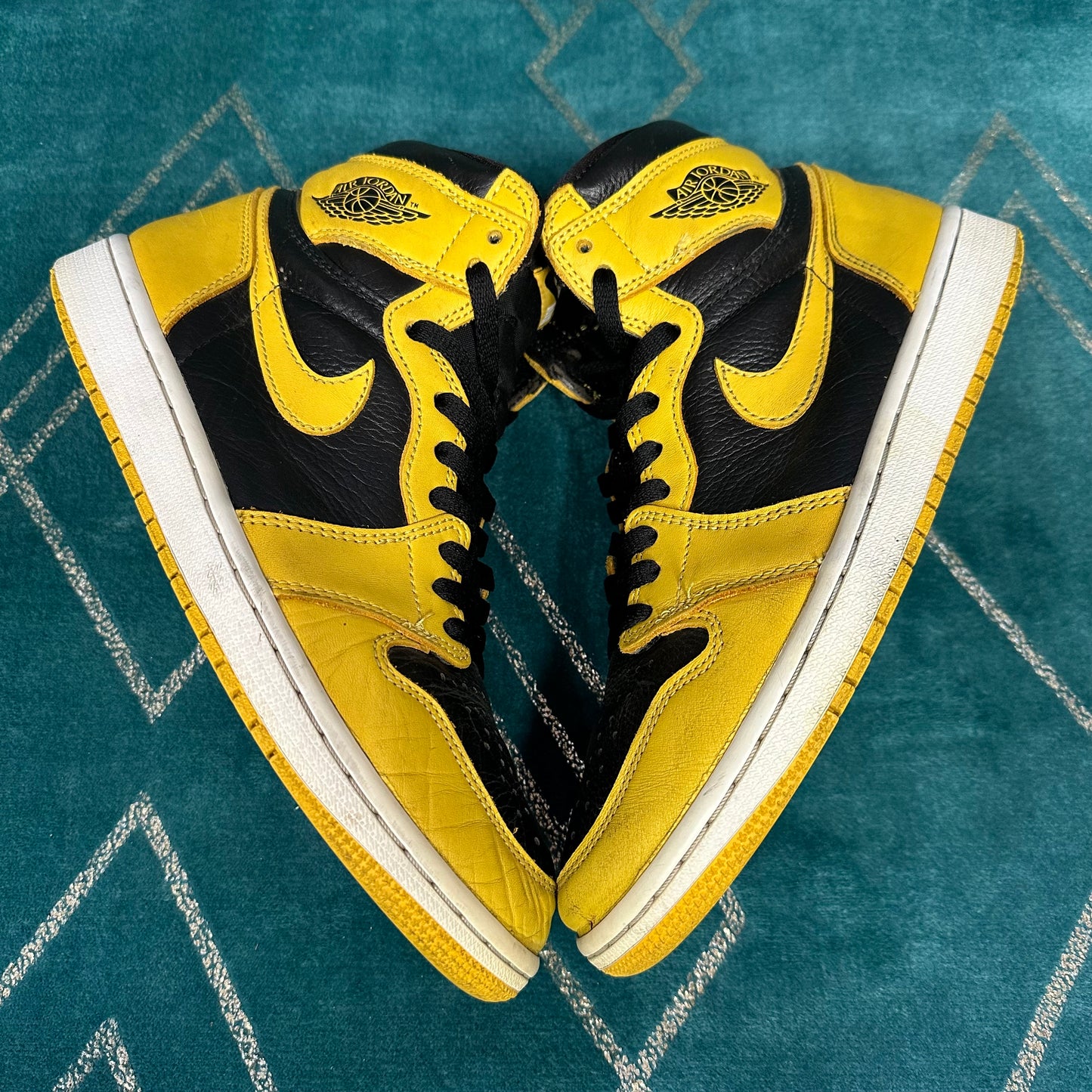 JORDAN 1 HIGH POLLEN UK7.5 *PRE-LOVED*