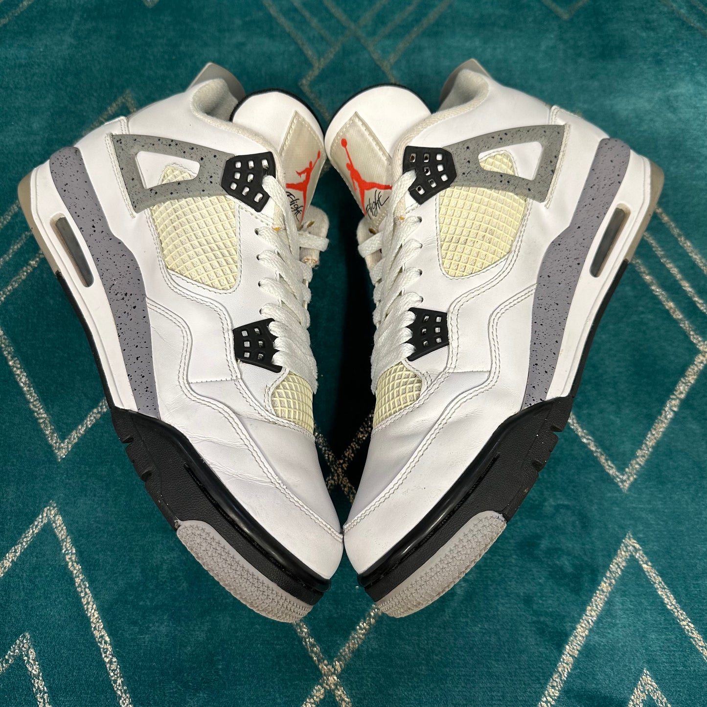 JORDAN 4 WHITE CEMENT 2012 UK9.5 *PRE-LOVED*