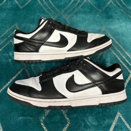 DUNK LOW PANDA UK7.5 *PRE-LOVED*