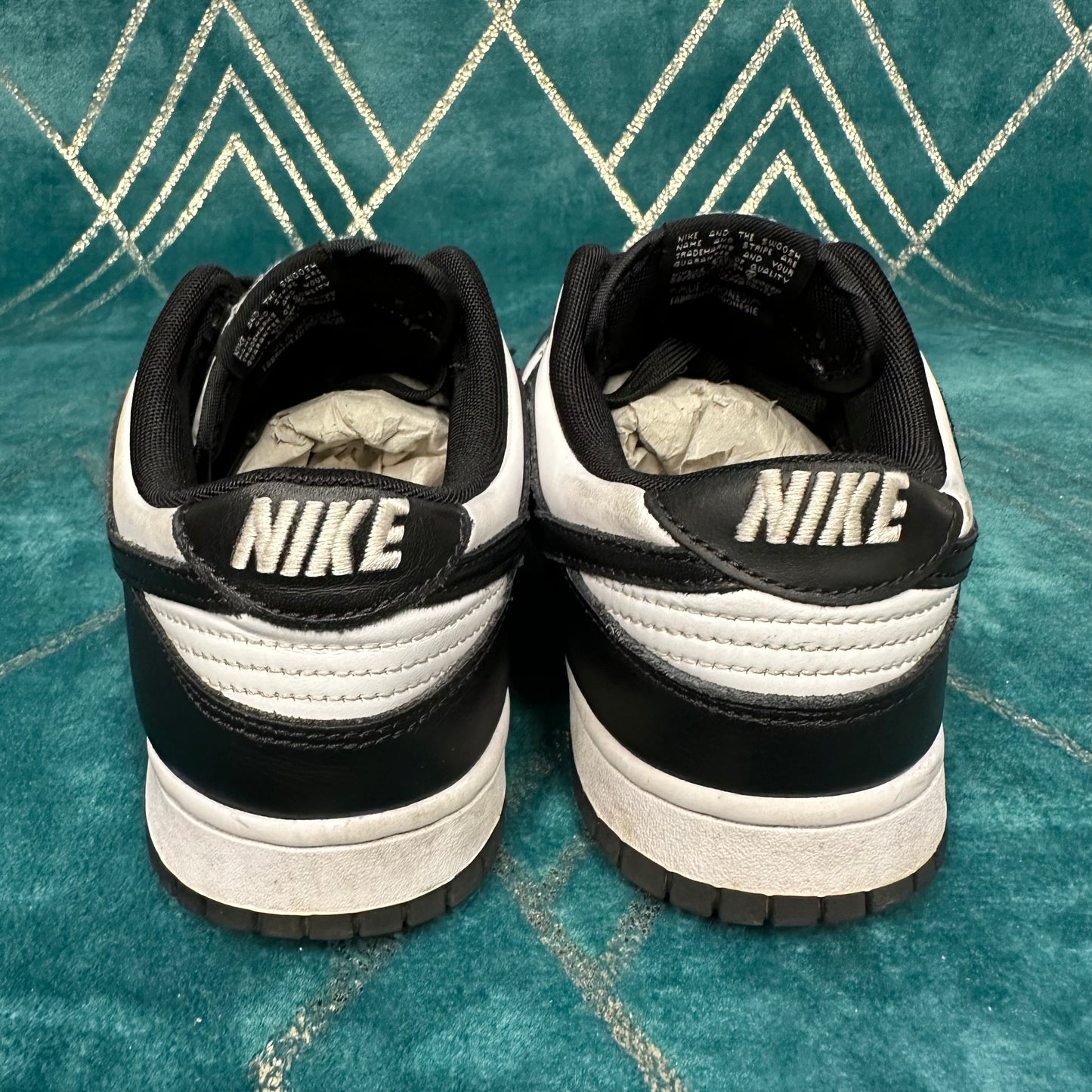 DUNK LOW PANDA UK7.5 *PRE-LOVED*