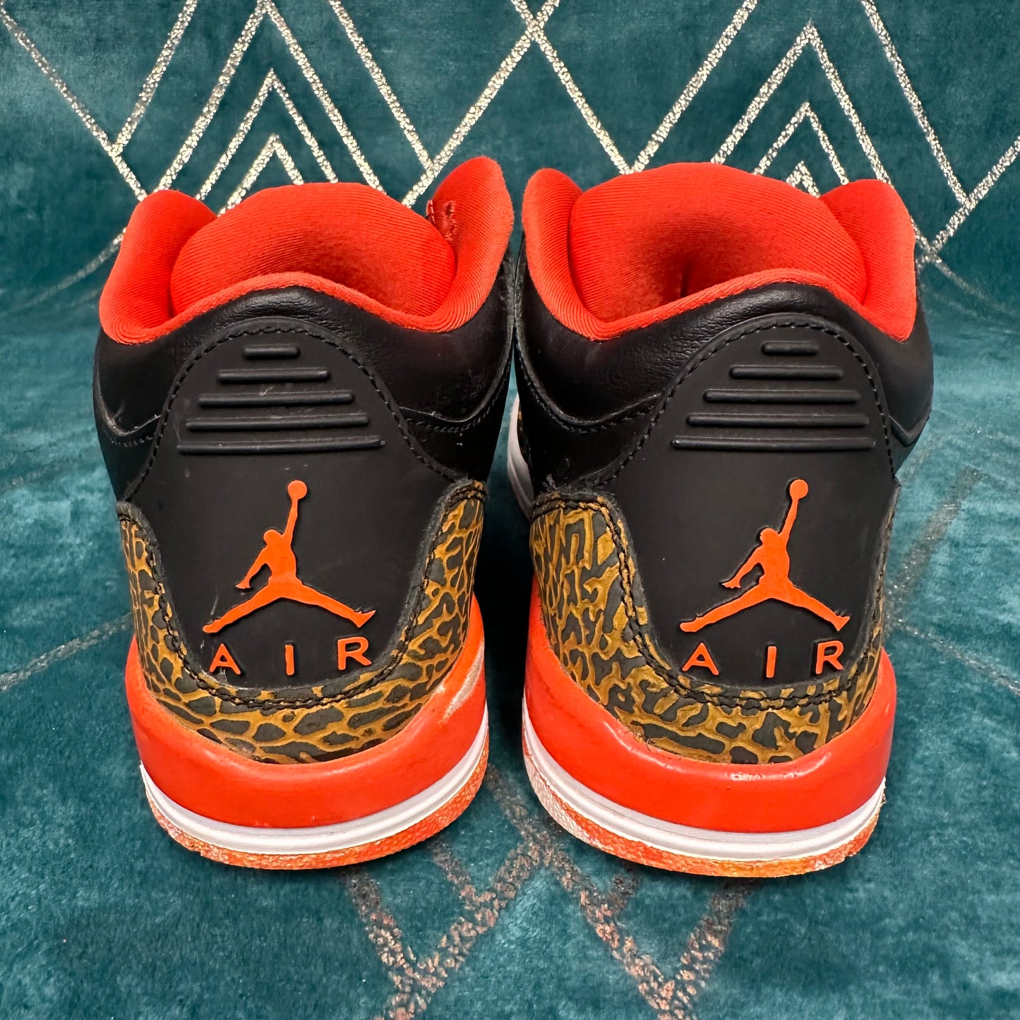 JORDAN 3 KUMQUAT (GS) UK4 *PRE-LOVED*